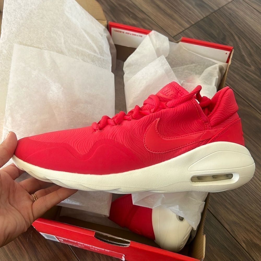 NIKE AIR MAX SASHA SE in Tropical Pink